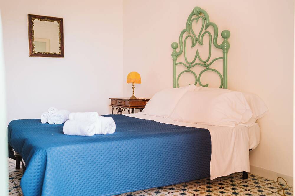 Appartamenti in Villa immersa tra gli Ulivi, vista mare, Ascea Cilento in Ascea, Cilento