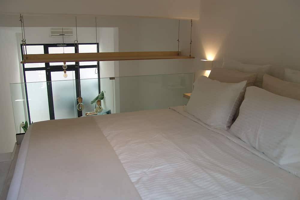 Entire apartment, Sixteenallseasonhouse 500m from the beach+old town+city center in Chania region