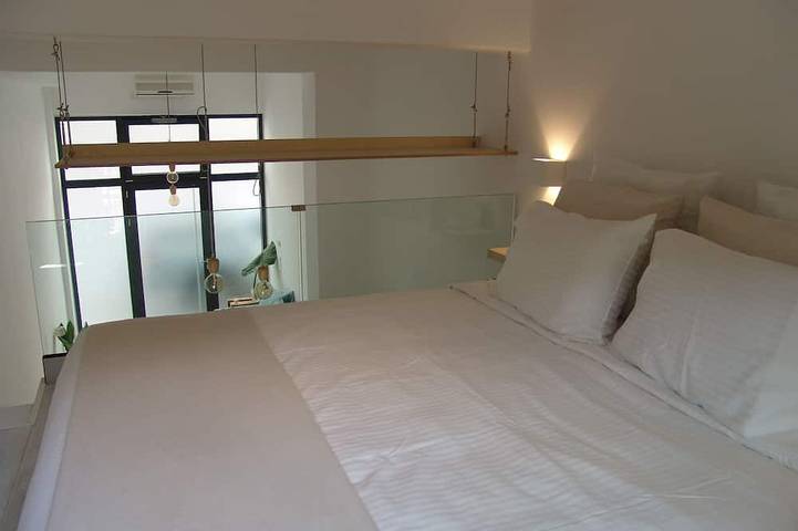 Entire apartment, SixteenAllSeasonHouse 500m from the beach+old town+city center in Chania region