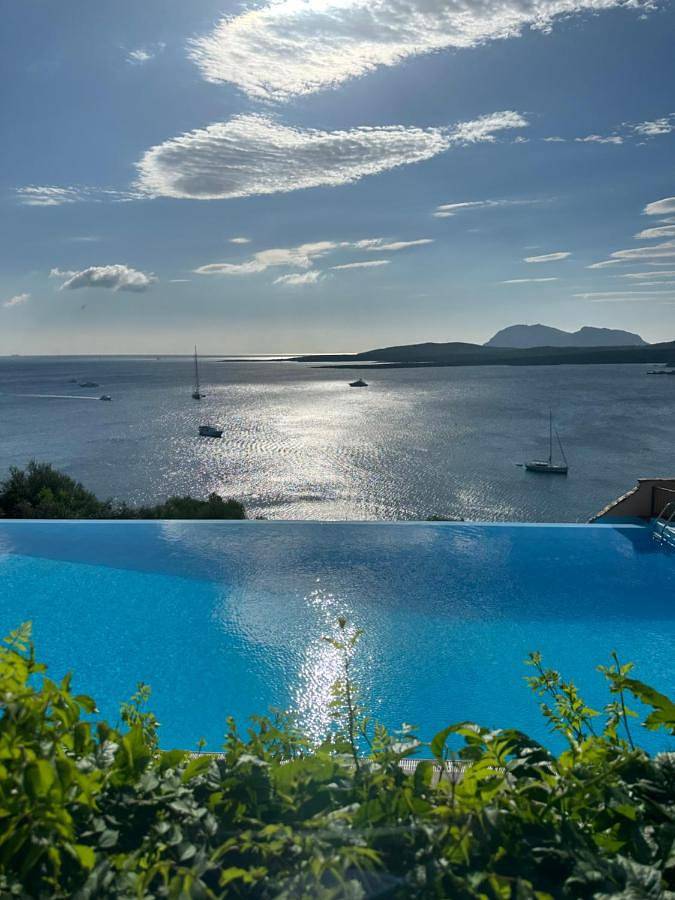 Gîte pour 2 personnes, avec terrasse ainsi que piscine et vue à Porto Rotondo - 4