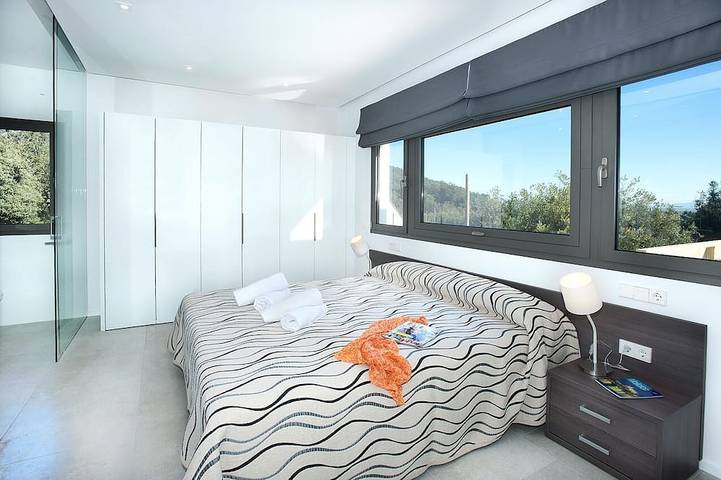 Villa moderna de lujo con piscina climatizada, jacuzzi y 4 habitaciones en suite in Crestatx, Sa Pobla