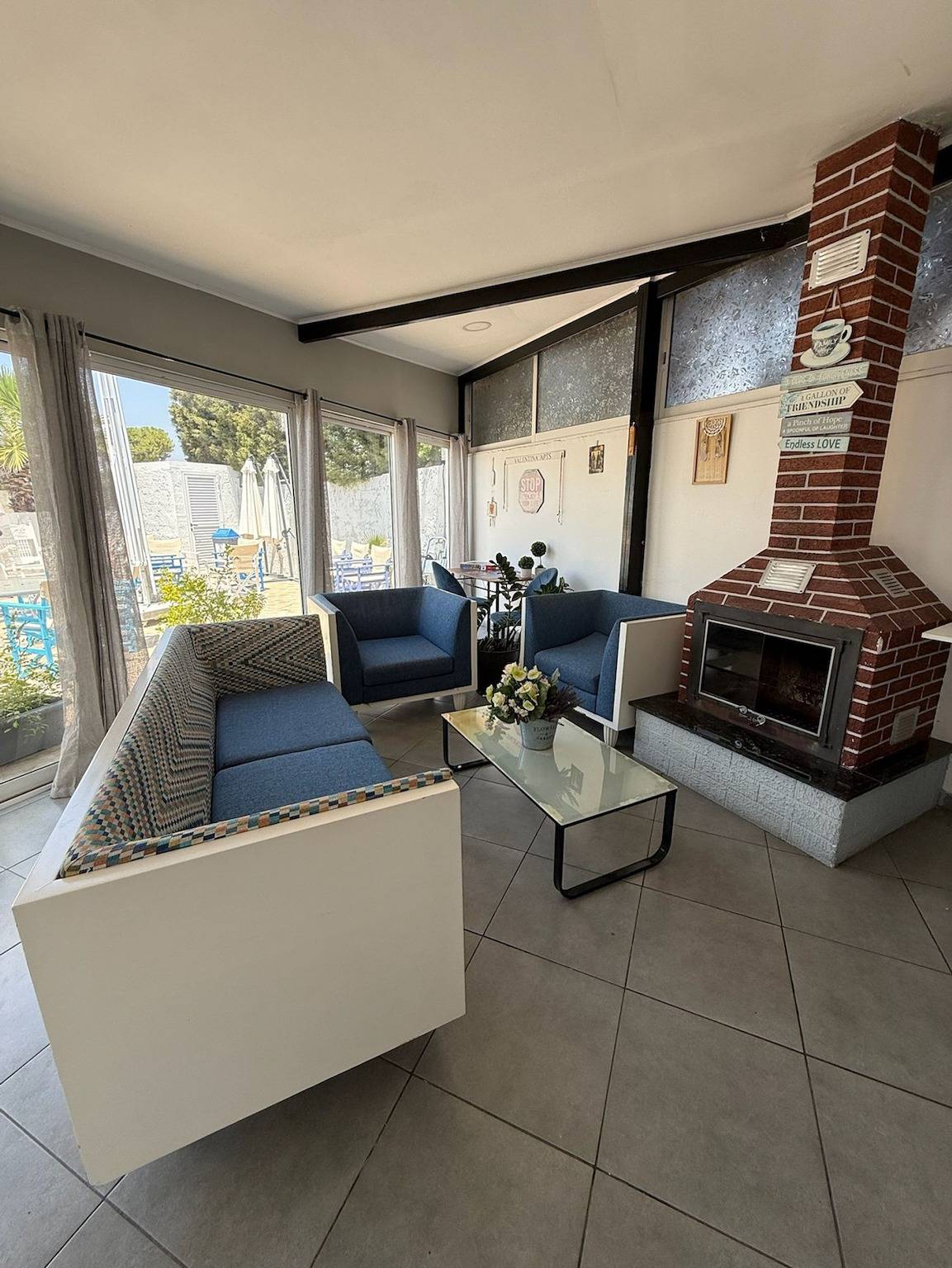 Entire apartment, 2 - 4 Bdr Apartments - Perfect Location for Sea & Shops in Paphos, South Cyprus