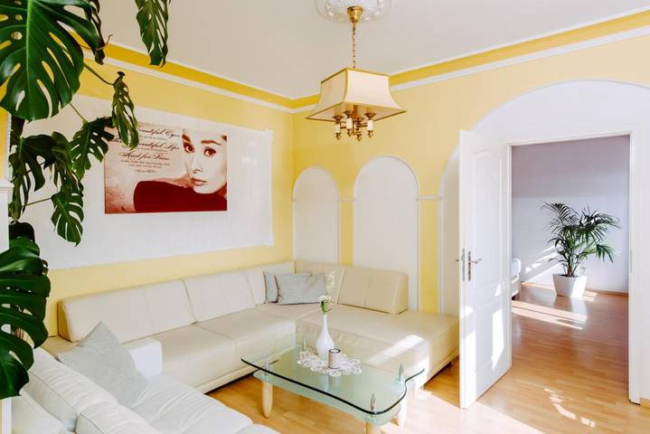 BnB für 7 Personen, mit Balkon und Garten sowie Ausblick in Markkleeberg