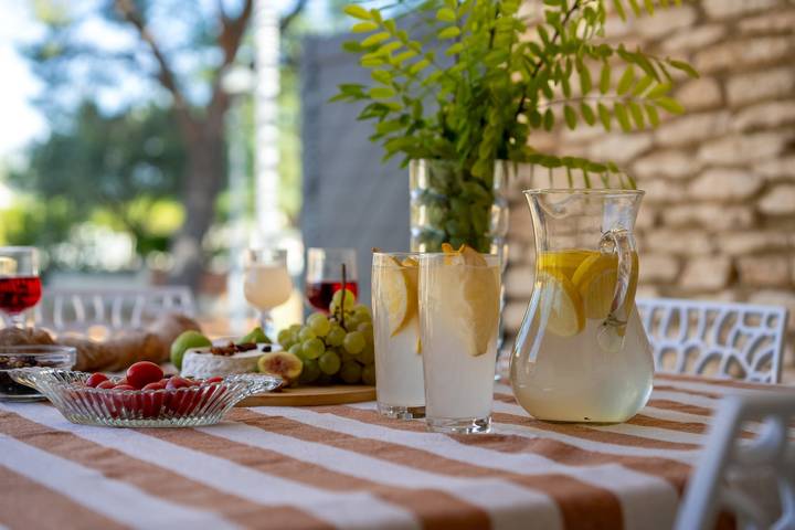Gîte pour 4 personnes, avec jardin ainsi que piscine et terrasse à La Roque-sur-Pernes - 3
