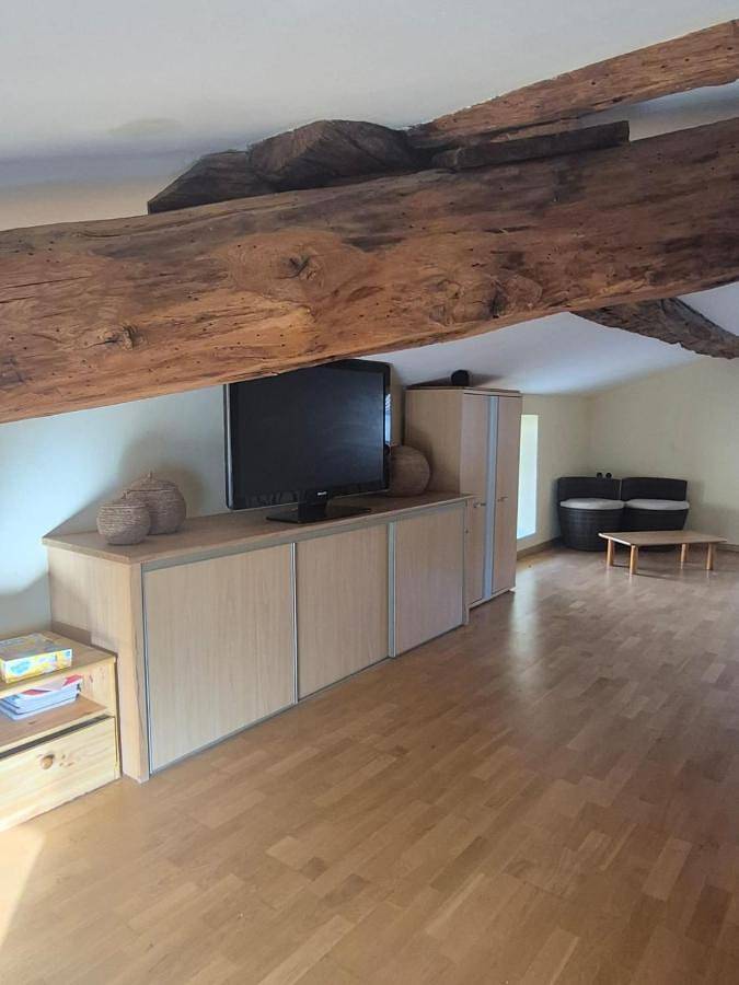 Gîte pour 2 personnes, avec vue et jardin à L'Abergement-de-Varey - 4