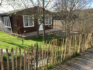 Gîte pour 4 personnes, avec piscine et vue ainsi que jardin et bassin pour enfant à Yvoir