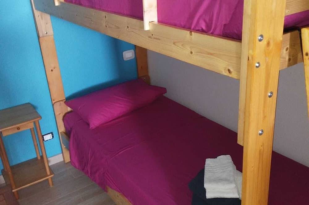 Entire apartment, Apartment 'I Due Soli' with Sea View, Wi-Fi and Air Conditioning in Santa Cesarea Terme, Lecce Province
