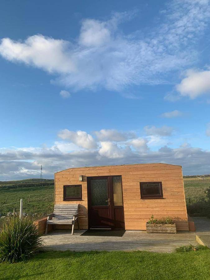 Glamping for 2 people, with Garden and View in Outer Hebrides
