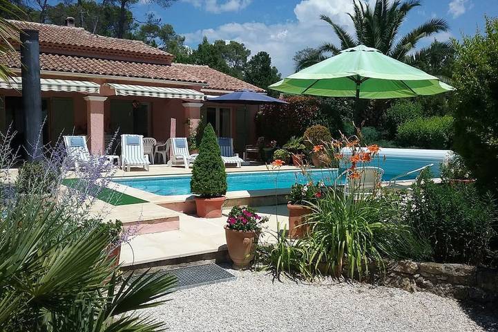 Villa pour 6 personnes, avec jacuzzi et jardin