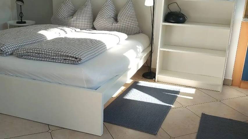 Ferienwohnung für 2 Personen, mit Balkon und Terrasse sowie Garten in Hamswehrum