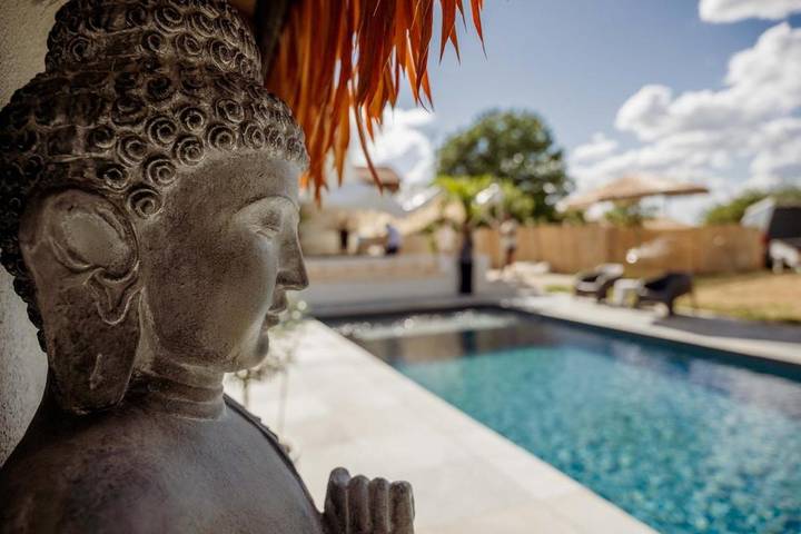 Gîte pour 2 personnes, avec Terrasse et Jardin ainsi que Piscine et Vue à Villeréal