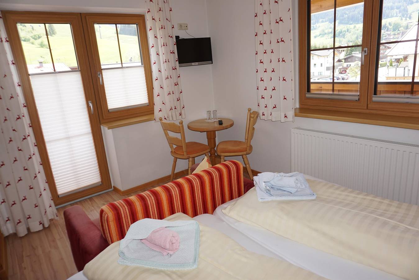 Ganze Ferienwohnung, Doppelzimmer mit Dusche, Wc in Maria Alm am Steinernen Meer, Maria Alm