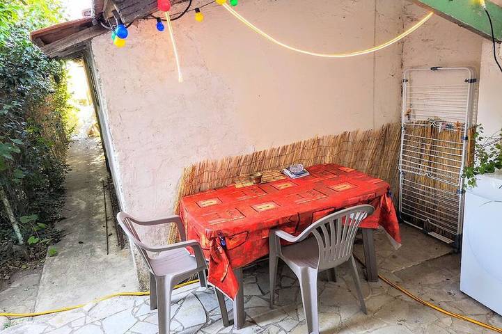 Appartement de vacances pour 2 personnes, avec jardin et terrasse à Nîmes