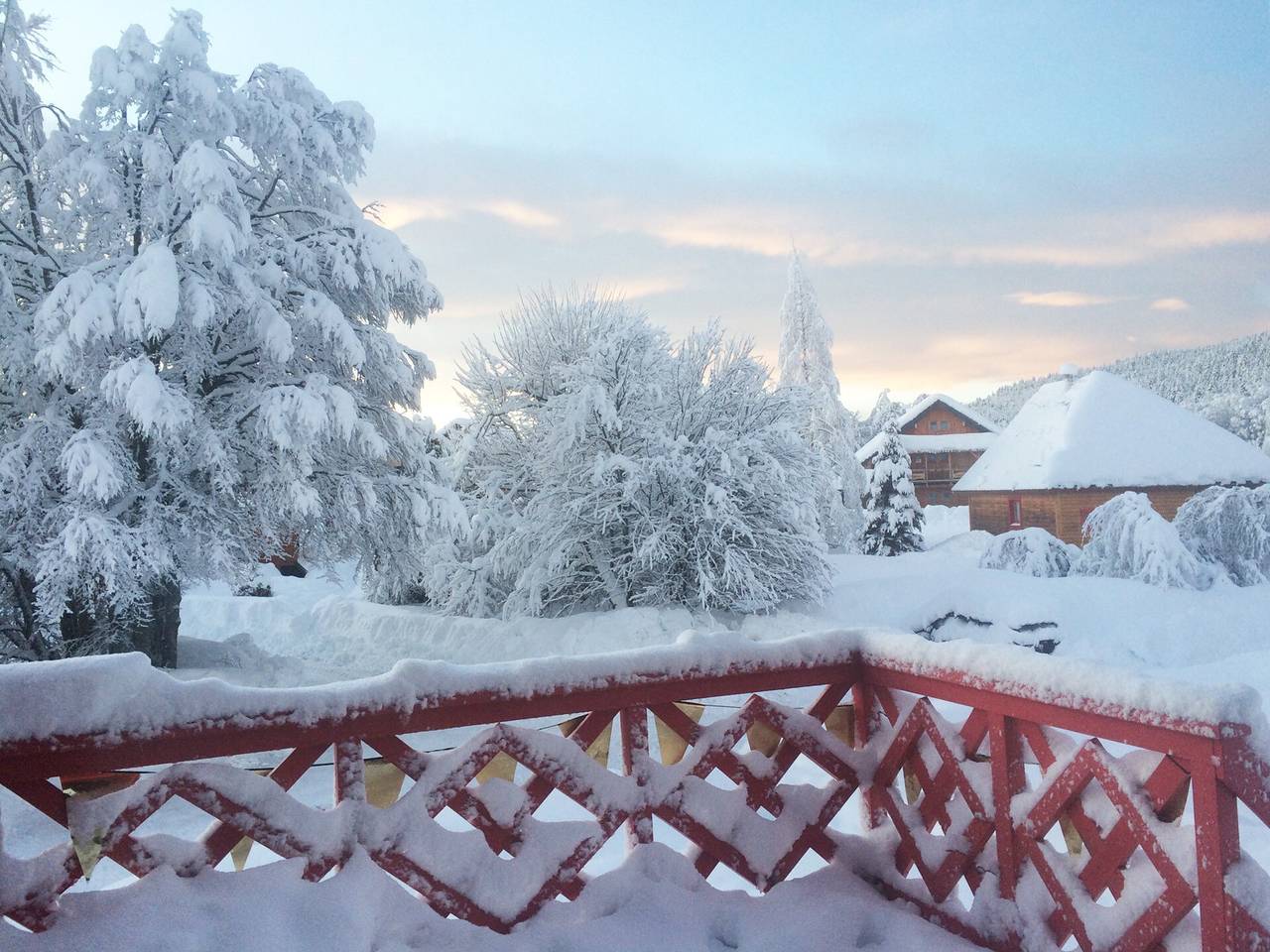 Chalet '331 - Village Nordique' avec vue sur la montagne, piscine partagée et terrasse privée in La Féclaz, Les Déserts