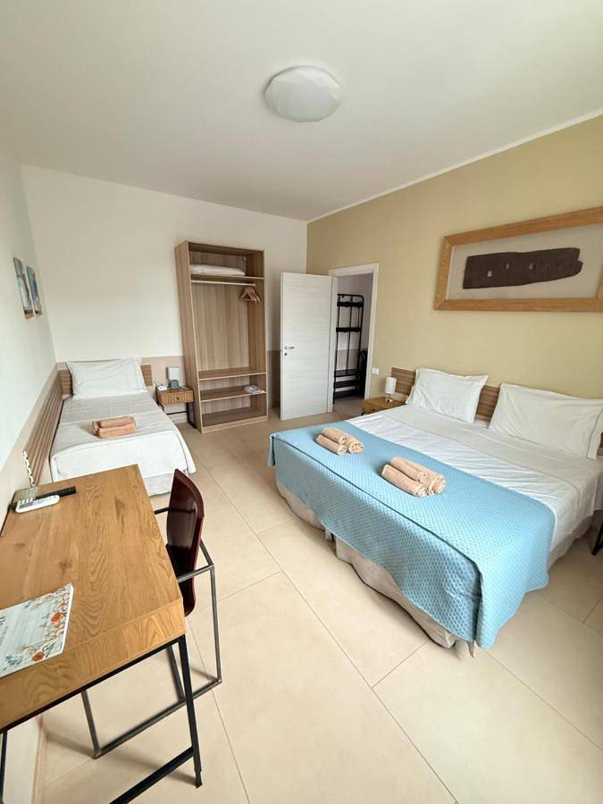 Ferienwohnung für 6 Personen, mit Balkon und Terrasse sowie Garten und Ausblick in Bergamo