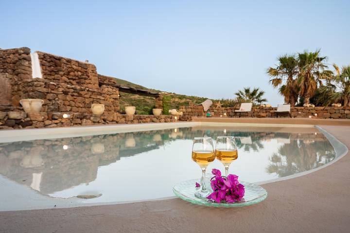 Trullo per 4 persone, con piscina in Isola di Pantelleria (Italia)