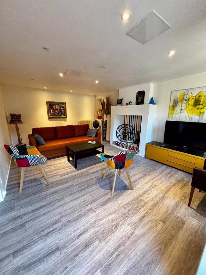 Maison de vacances pour 8 personnes, avec jardin et piscine, animaux acceptés