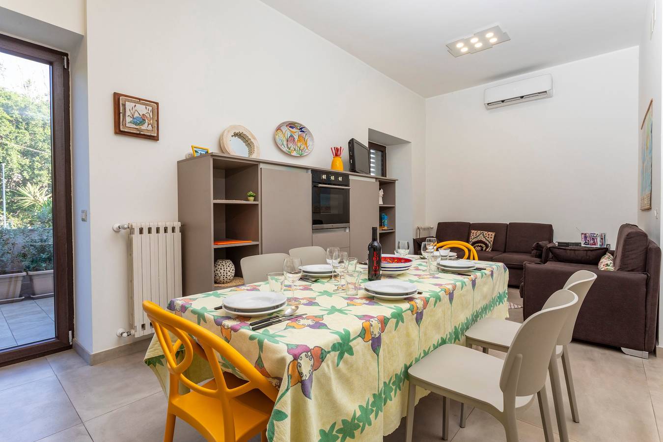 Appartement entier, Appartement de vacances 'A Casa Nostra' avec terrasse, jardin commun et Wi-Fi in Catane, Province de Catania