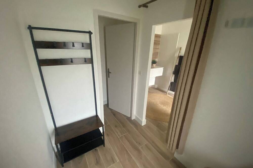 Suite with king-size bed in Villeneuve-lès-Maguelone, Côte d'Améthyste