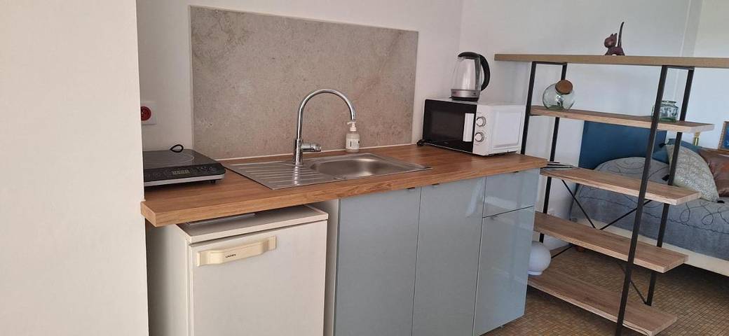 Gîte pour 2 personnes, avec vue ainsi que jardin et terrasse à Lagor - 2