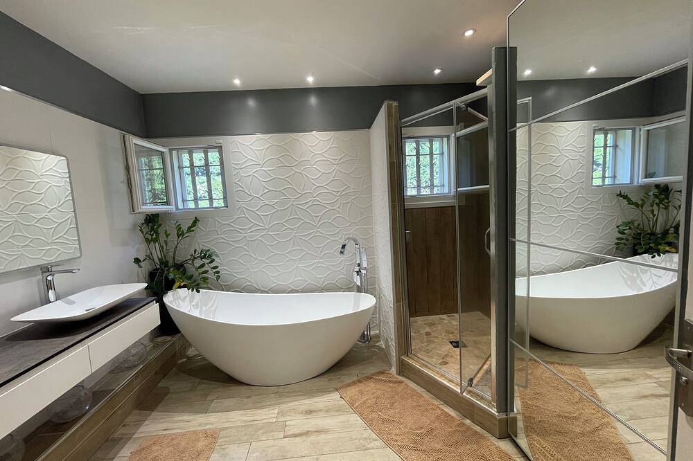 Beautiful House, Closed Swimming Pool Close , Climatisee, In The Countryside in Graveson, Arles region