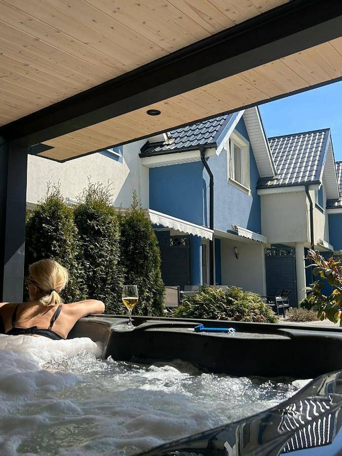 Ferienhaus für 5 Personen, mit Whirlpool und Garten sowie Sauna, kinderfreundlich