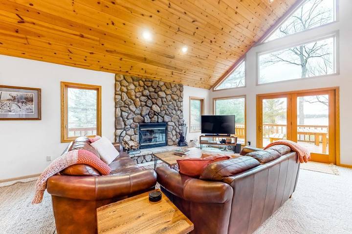 Dom dla 12 osób, z widok na jezioro i widok oraz balkon w Wisconsin