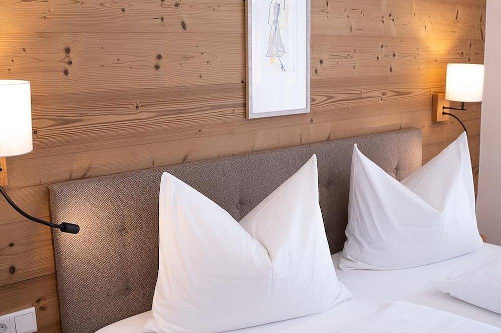 Doppelzimmer, Dusche, Wc - Pension Fischinger in Feldkirchen in Kärnten, Bezirk Feldkirchen