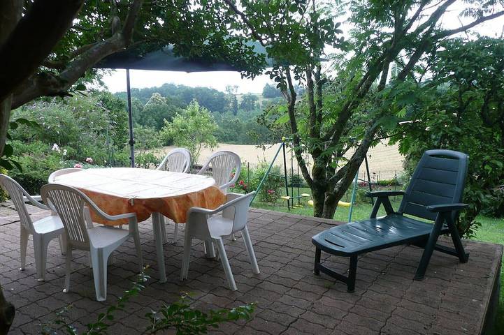 Location de vacances pour 6 personnes, avec balcon et jardin à Vaureilles