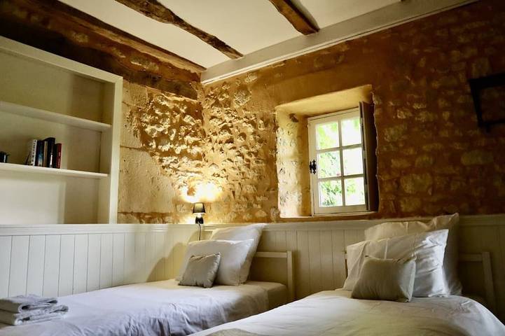 Gîte pour 6 personnes, avec piscine et jardin à Villefranche-du-Périgord - 2