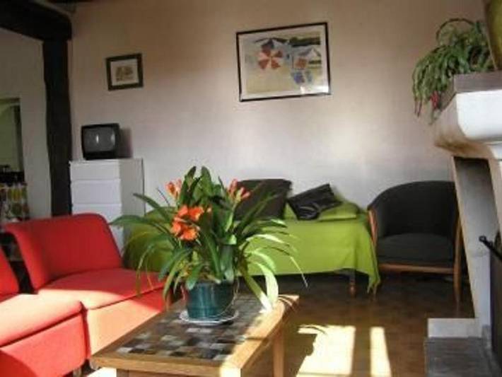 Location de vacances pour 3 personnes, avec piscine et terrasse à La Chapelle-aux-Choux - 2
