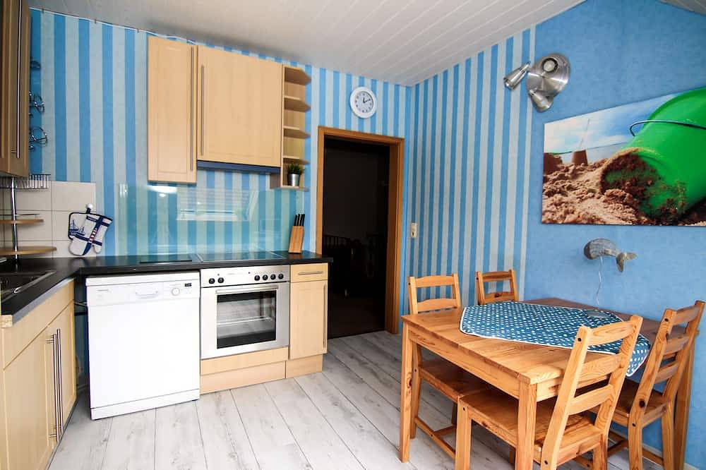 Ganze Wohnung, 100qm 3-Sterne-Ferien-Wohnung, Nähe Weserstrand+Nordsee, ruhige+schöne Lage in Nordenham, Wesermarsch