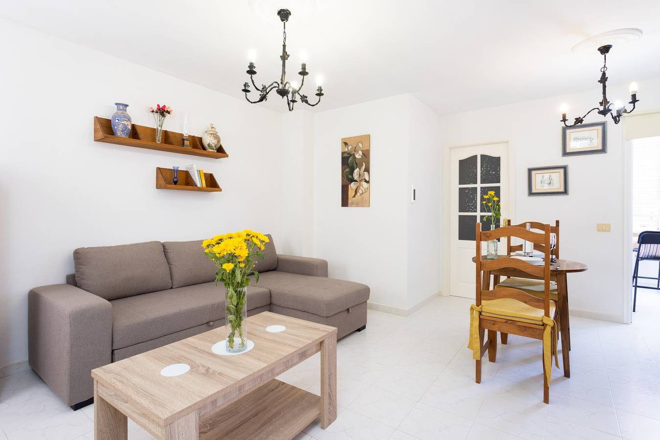 Apartamento entero, Apartamento de vacaciones 'Apartamento Plaza Roja' con vistas al mar, balcón y Wi-Fi in Playa el Médano, Granadilla de Abona
