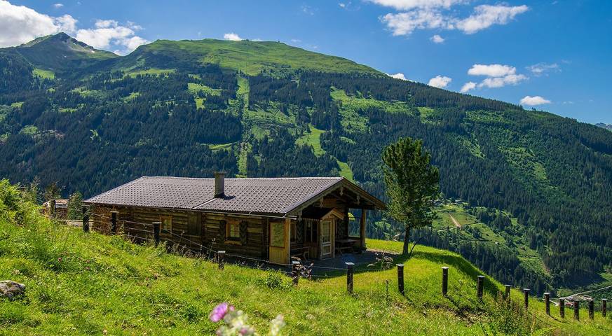 Chalet für 4 Personen, mit Whirlpool und Terrasse sowie Sauna im Lungau