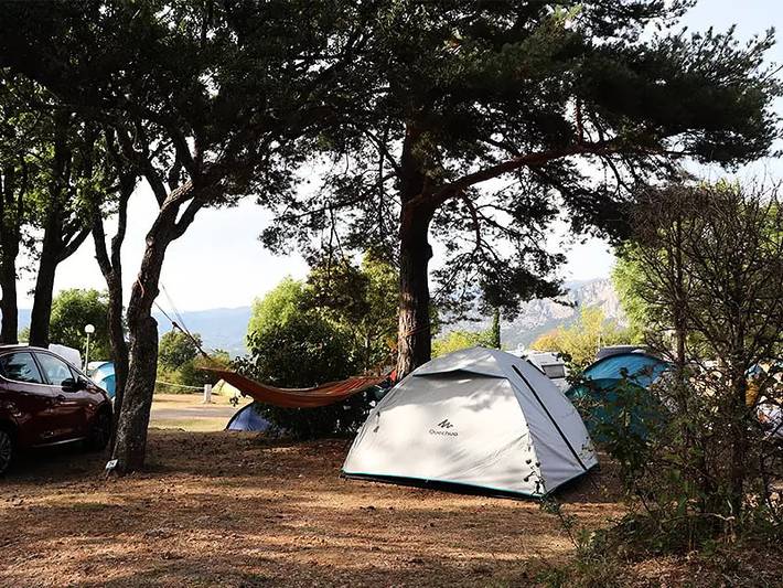 Camping für 2 Personen, mit Ausblick und Terrasse sowie Pool, mit Haustier in der Verdonschlucht - 4