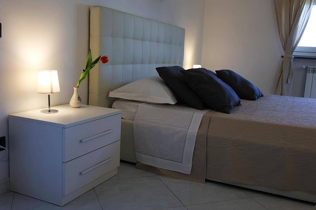 Double Room with Private External Toilet in Pollena Trocchia, Parco nazionale del Vesuvio