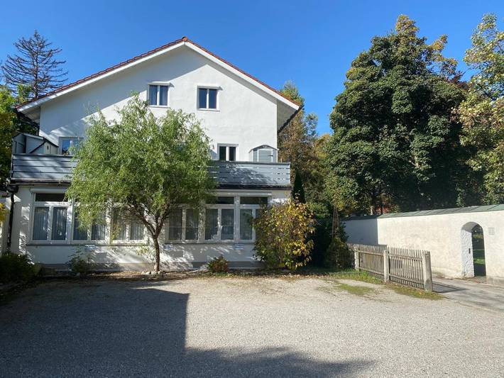 Ferienwohnung für 2 Personen, mit Terrasse und Garten sowie Ausblick in Bad Tölz