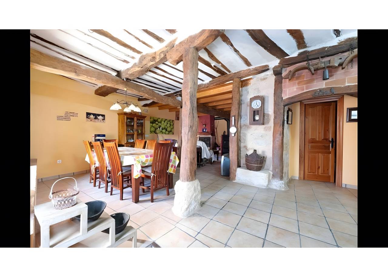 Landhaus 'Casa Llano' mit Bergblick und Wi-Fi in Llano de Bureba, Burgos Provinz