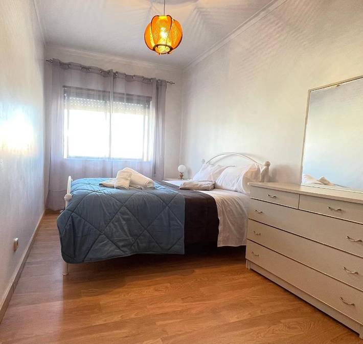 Apartamento para 6 personas, con terraza y jardín además de vistas al lago y vistas en Vila Praia de Ancora