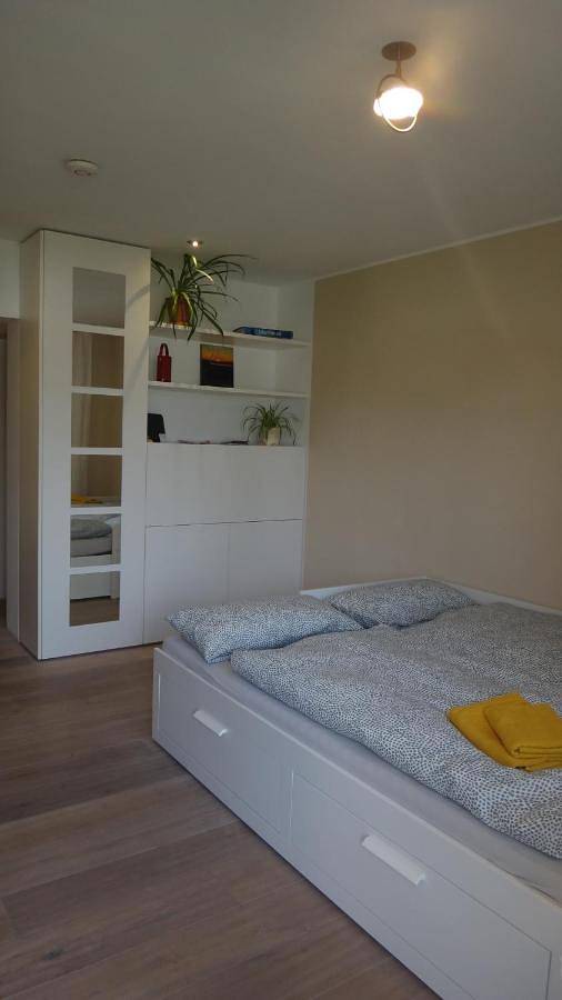 Ferienwohnung für 2 Personen, mit Balkon und Terrasse sowie Garten und Seeblick in Mettnau - 4