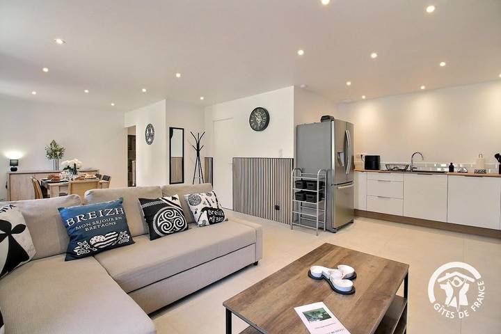 Gîte pour 5 personnes, avec jardin dans Le Mené