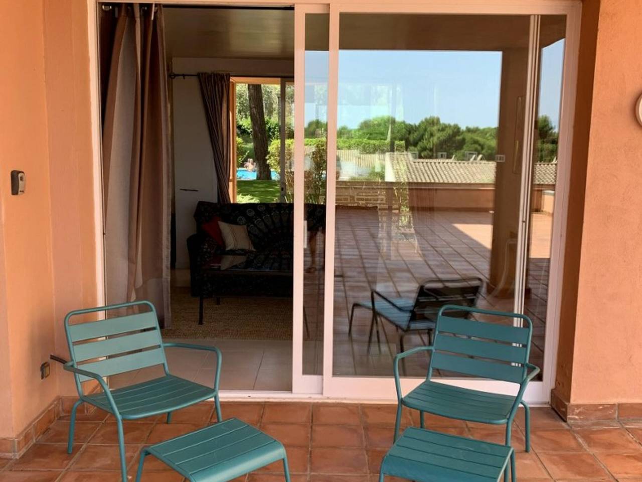 Ganze Wohnung, Erdgeschosswohnung mit großem Garten, Terrasse und Pool, nahe Strand - Pals in Pals, Costa Brava