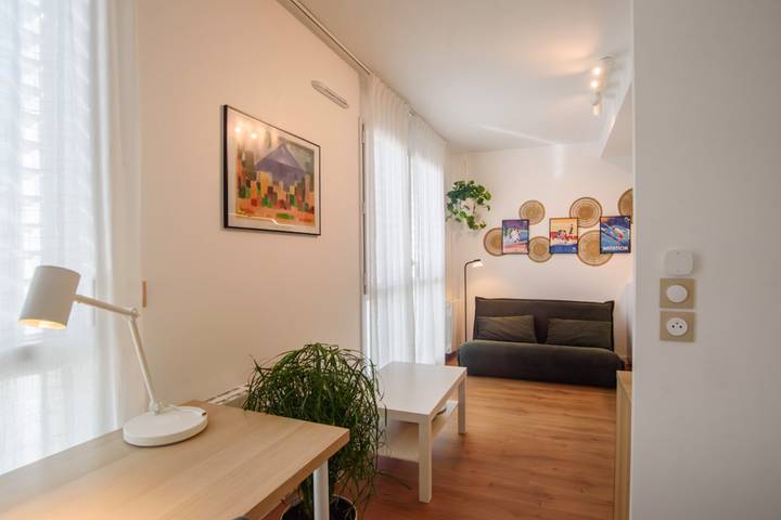 Gîte pour 2 personnes, avec jardin, adapté aux familles à Oullins - 4