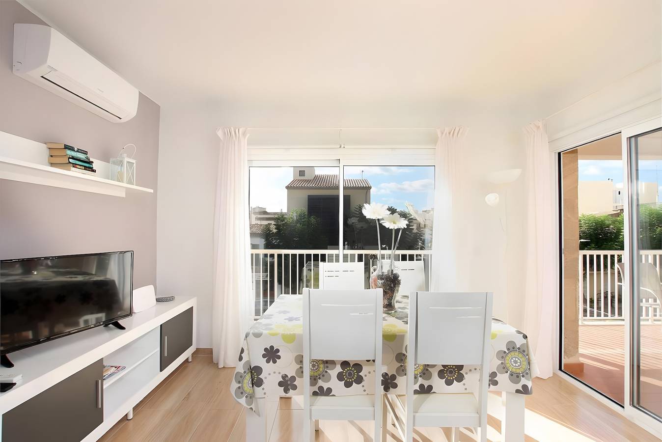 Appartamento intero, Appartamento 'Marcos' con balcone, Wi-Fi e aria condizionata in Port de Pollença, Pollença