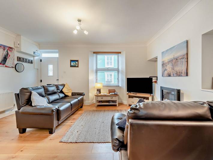 Log cabin for 6 people, with sauna and garden in Tenby