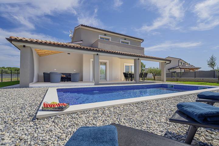 Villa pour 7 personnes, avec piscine ainsi que vue sur l’océan et jardin à Loborika - 2