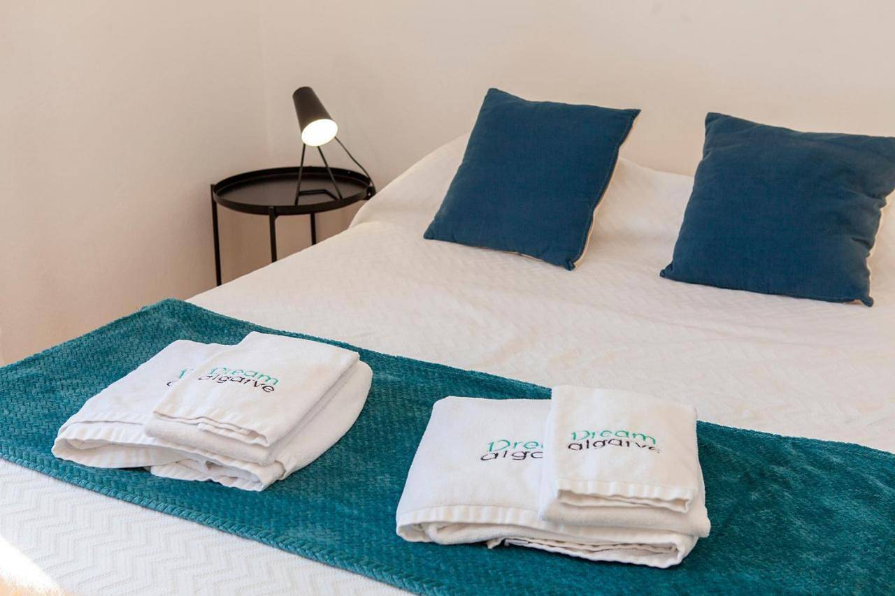 Double Room with Shared Bathroom in Santa Maria, São Gonçalo de Lagos