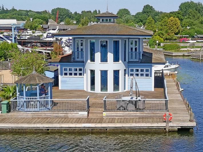 Cottage for 7 people, with garden, with pets in Norwich