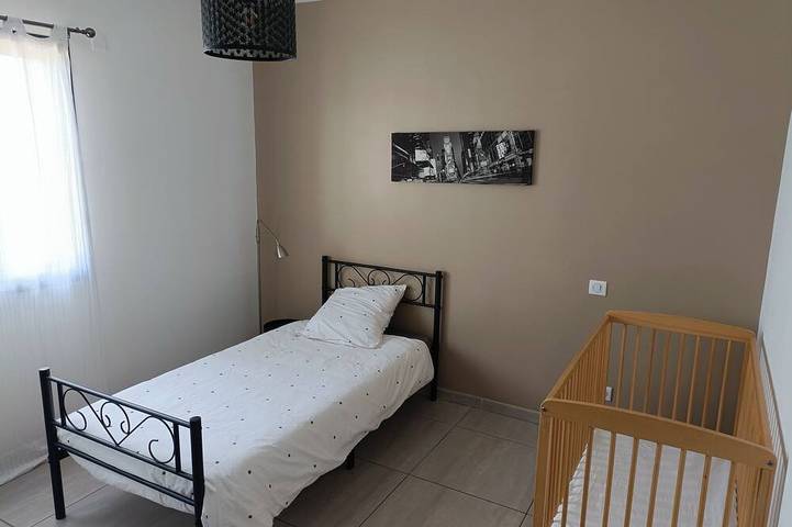 Location de vacances pour 5 personnes, avec terrasse et jardin à Bédarrides - 4