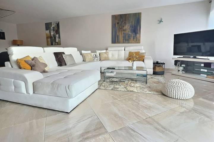 Villa für 8 Personen, mit Garten und Terrasse - 1